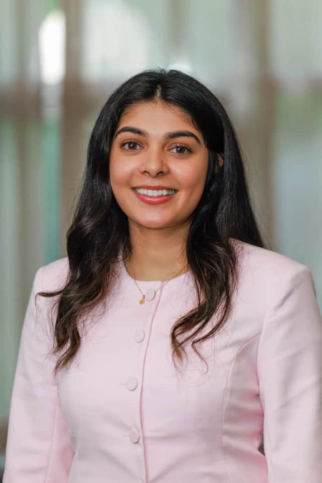 Corporate Headshots, CSOHNS - blurred window, pink jacket