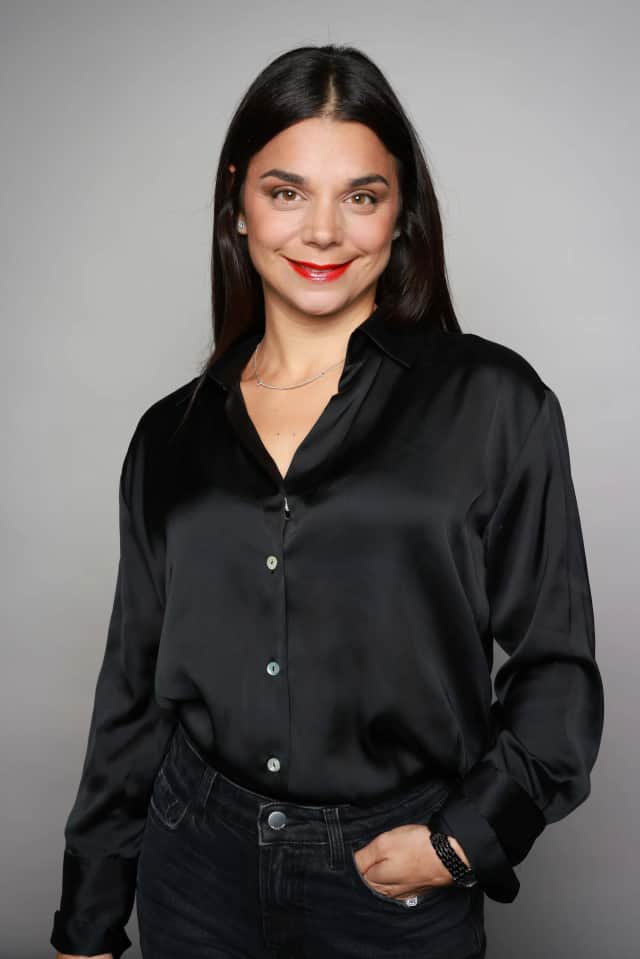 Corporate Headshots, Kenvue - studio backdrop, black satin