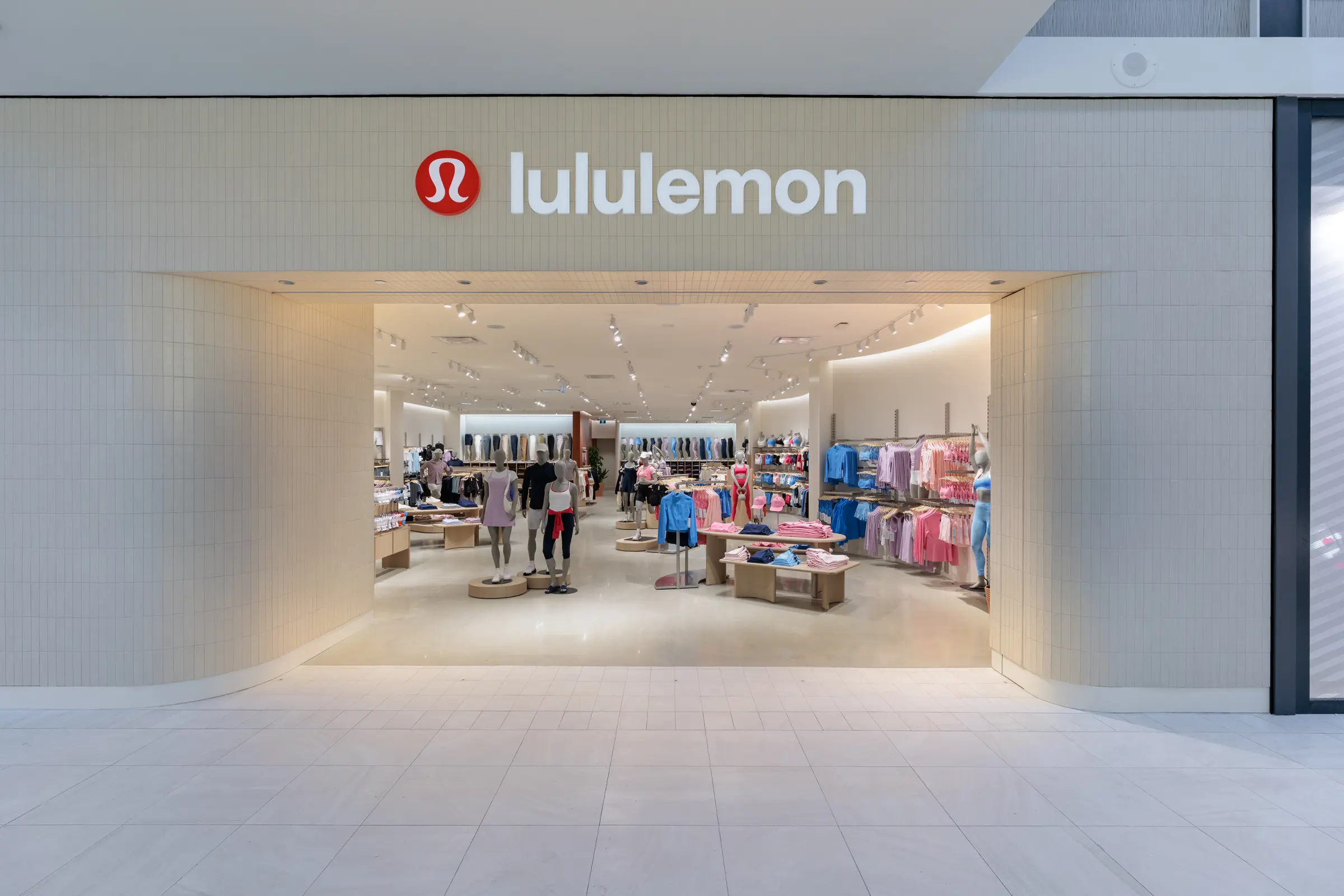Lululemon St-Bruno — Nicolas Abou- Origine Studio - 050126 Lululemon St-Bruno Store Opening 0N0A5522