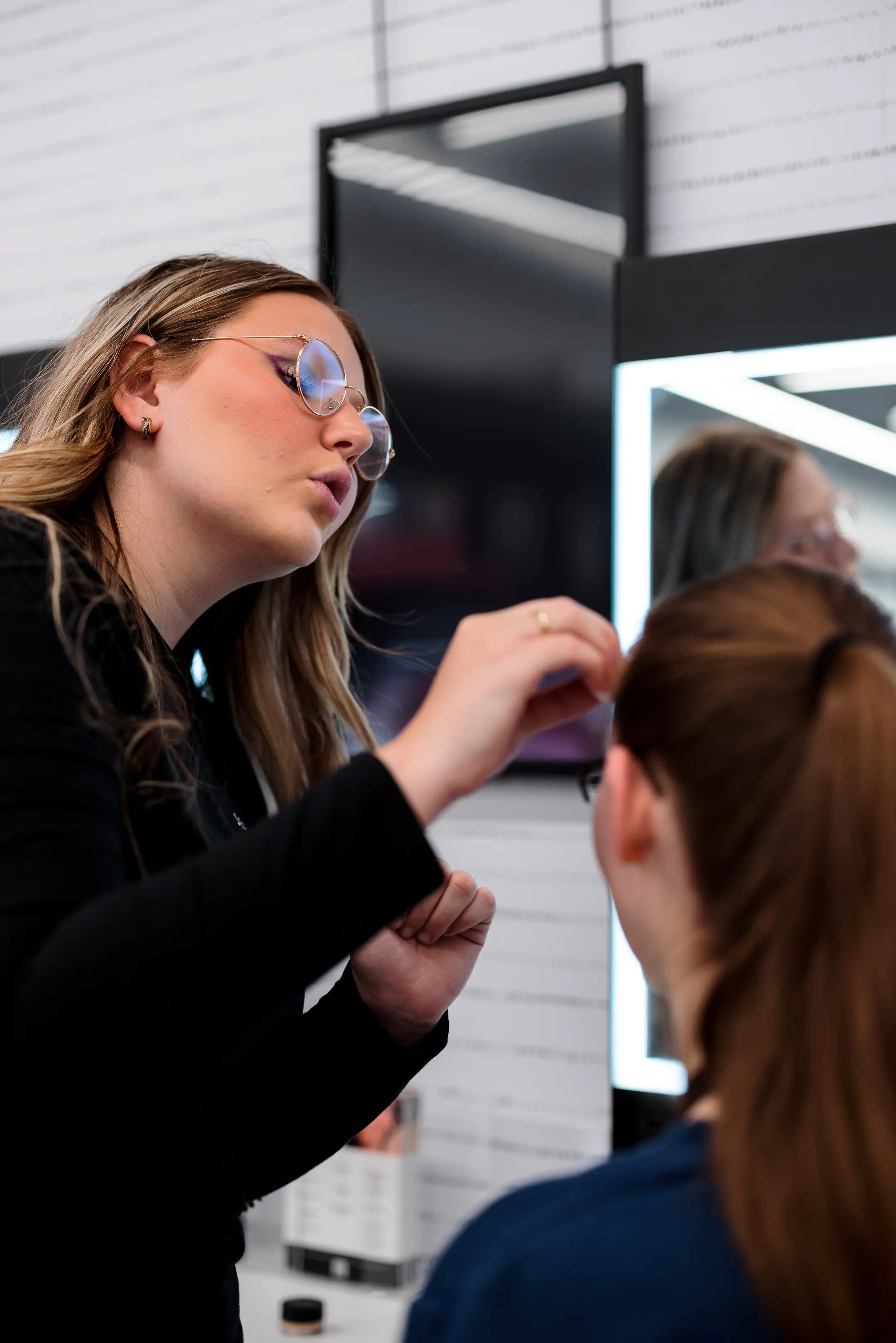 Sephora Canada — a brow service at Studio Beauté